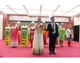 主持人激情报幕