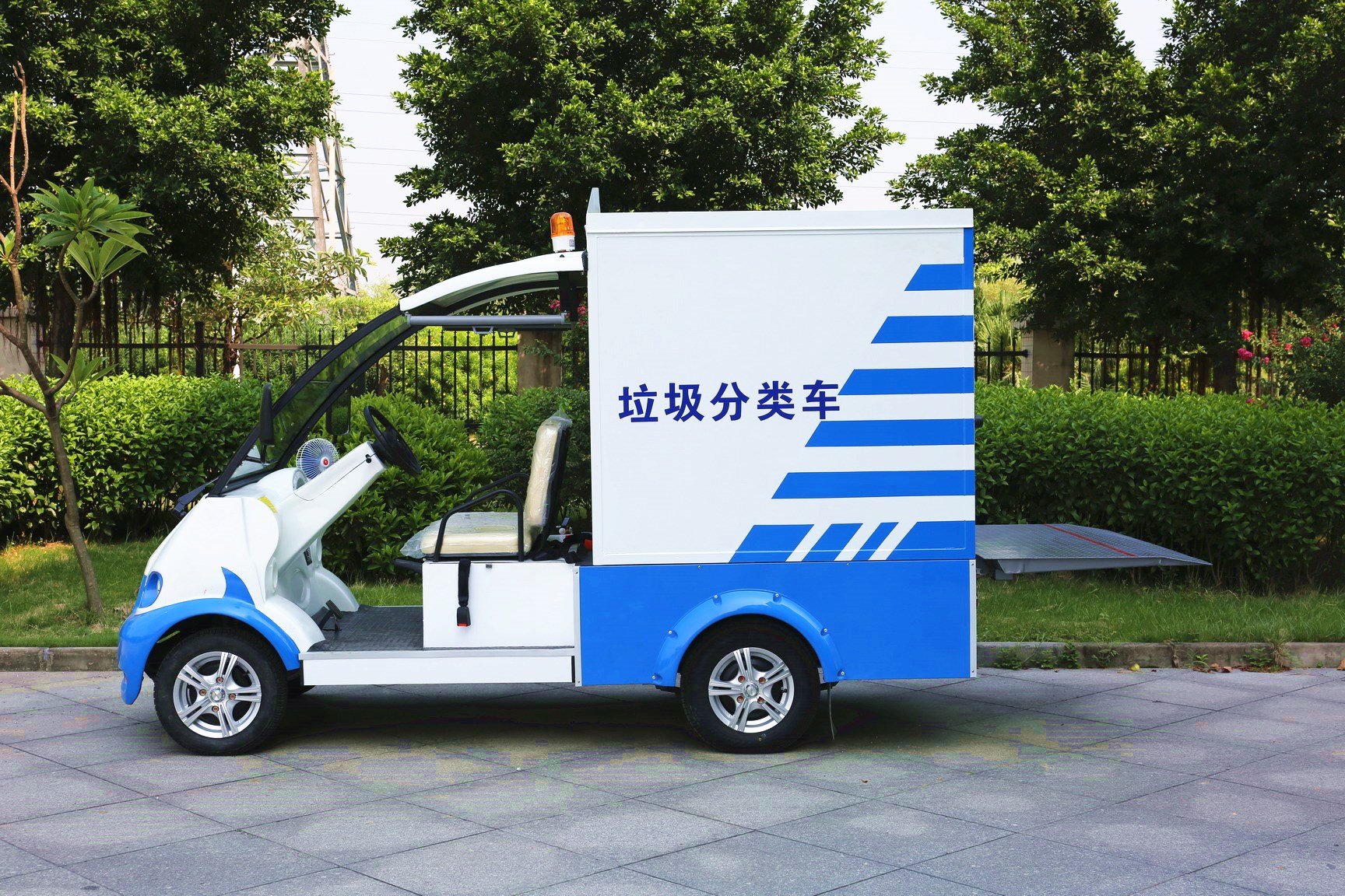关于各地电动环卫车